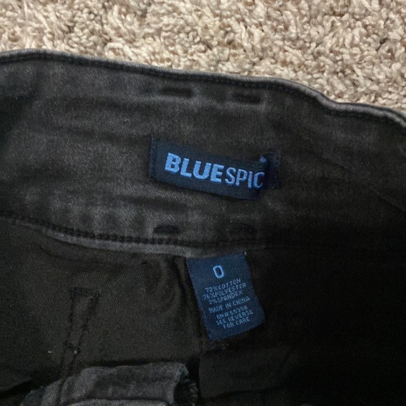 Black jean shorts - Picture 3 of 3